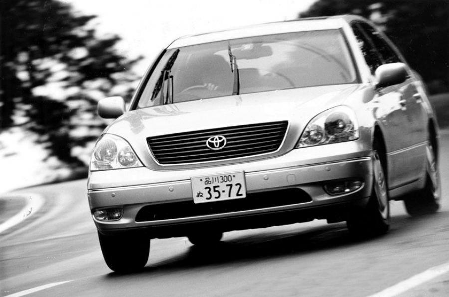  Toyota Celsior 2000 года  (фото 12 из 22)